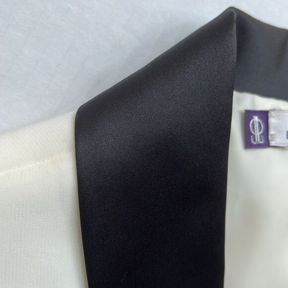 Jennifer Lopez Elegant Cream and Black Tuxedo Blazer - Picture 8 of 15